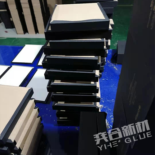 纸盒粘皮革胶水