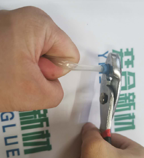 软PVC用什么胶水粘?奕合速干不发脆pvc塑料瞬间胶水