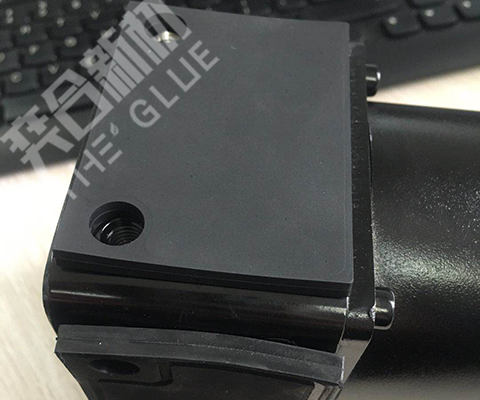 橡胶粘金属用什么快干胶？奕合YH-315高浓度橡胶专用胶水