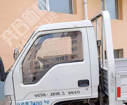 汽车车顶板砂眼用什么胶水修补？奕合不锈钢修补剂解决货车车顶砂眼问题