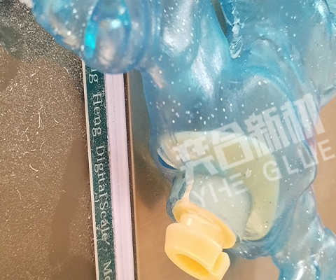 PC塑料用哪款胶水粘牢固?东莞奕合厂家推荐TPR透明不发白瞬干胶