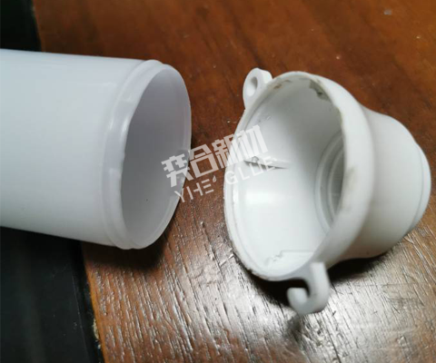led球形灯泡用胶案例 奕合耐高温PP塑料胶在灯饰行业的应用