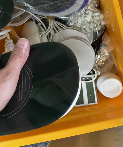 暖杯垫专用胶水 奕合钢化玻璃粘PP塑料胶在电器行业的应用