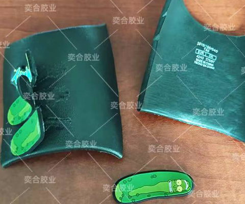 拖鞋上的logo用什么胶水？就选奕合硅胶粘发泡EVA强力瞬间胶水