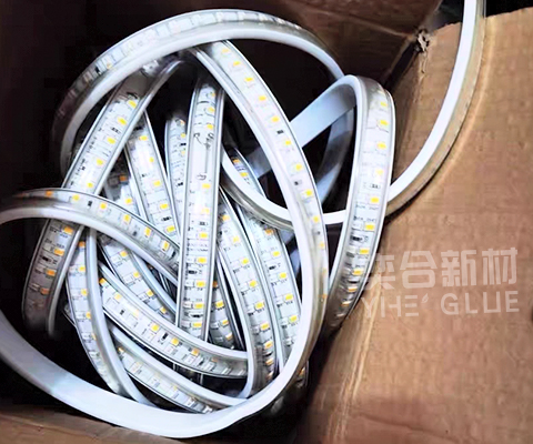 粘软塑料用什么胶水选择高强度柔韧不发白的奕合PVC专用胶水省钱更放心