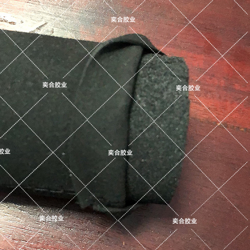 布料粘接海绵软性不发硬 奕合胶水在海绵制品粘接的应用