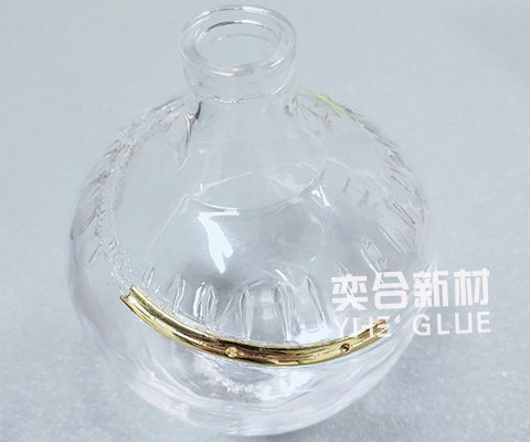 金属粘玻璃工业品用什么胶水?奕合透明环氧AB胶来分忧