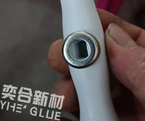 塑料粘金属用什么胶水？YH-6005多功能胶水